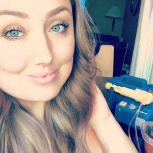 Meet your Posher, Ezonica